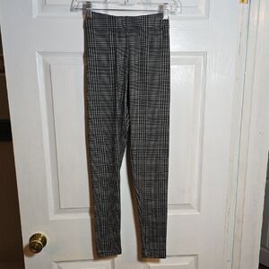 Just Be Monochrome Houndstooth Leggings